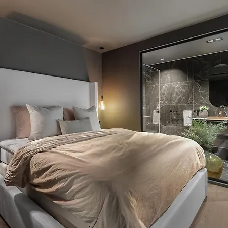 Stunning Views - Free Parking - Luxury - *