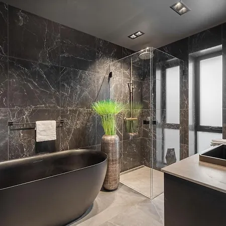 Stunning Views - Free Parking - Luxury - Apartment Sogndal