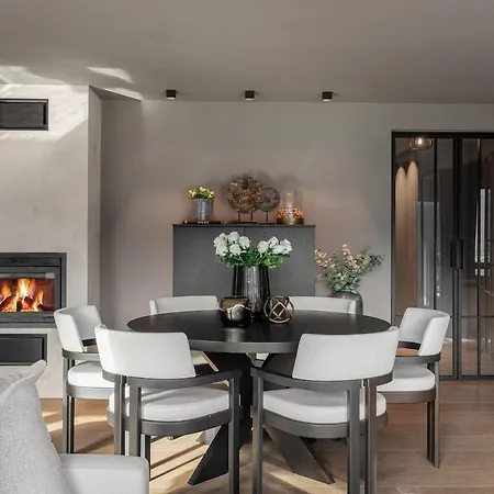 Stunning Views - Free Parking - Luxury - *