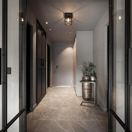 Stunning Views - Free Parking - Luxury - Apartment Sogndal