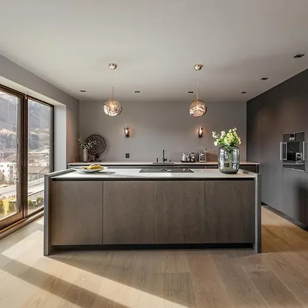 Apartment Stunning Views - Free Parking - Luxury - Sogndal